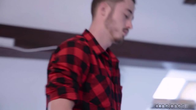 Лихая кузина по первому же требованию подставит своё вагинальное отверстие - #1