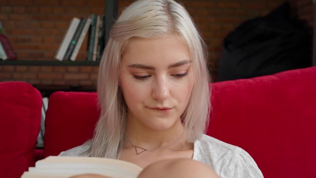 У хорошенькой русской порно-актрисы в жизни ничего не меняется - #3