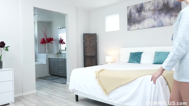 Неотразимость перевозбуждённой блондинки сверху на половом органе - #2