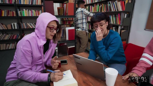 Неистовые, очень сладкие приключения первокурсницы в студенческом общежитии - #1