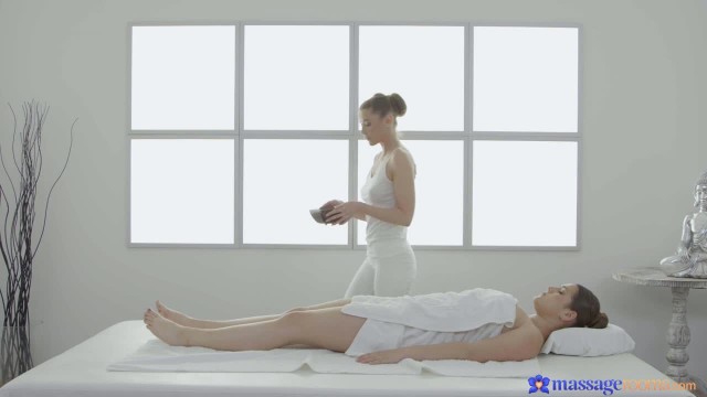 Все нереально нежные грани настоящего лесбийского массажа - #2
